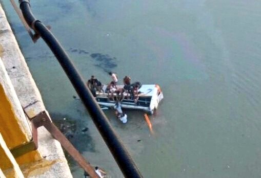 32 killed as bus falls off bridge into river in Sawai Madhopur