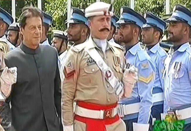 #ImranKhan-PM-Pakistan-Guard-of_honour-At-PM-House