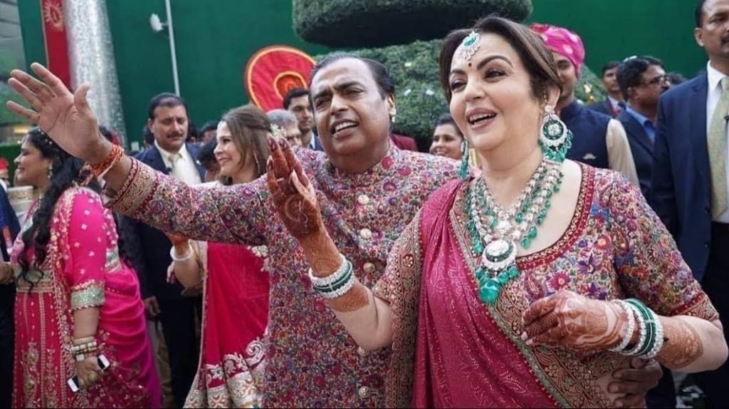 Mukesh Tina Ambani at Akash Shloka Mehta Wedding photos